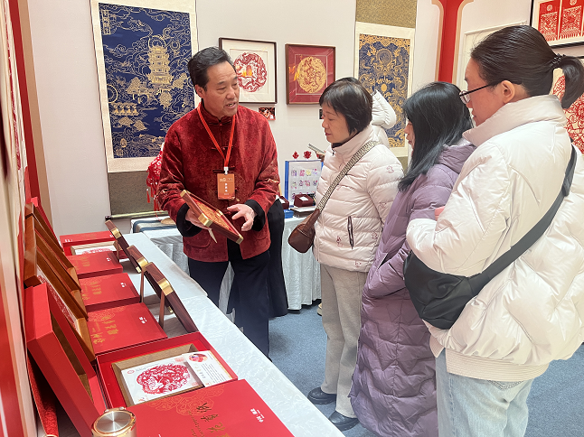 <a href="../xwdt/wlyw/202601/t20260119_746993.html">鄂州非遗组团亮相第五届湖北非遗嘉年华</a>