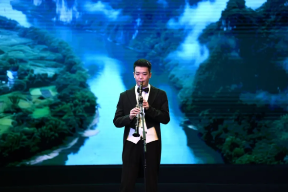 <a href="./xwdt/wlyw/202608/t20260826_780448.html">以赛促练强本领 鄂州群文选手省级赛场斩获佳绩</a>